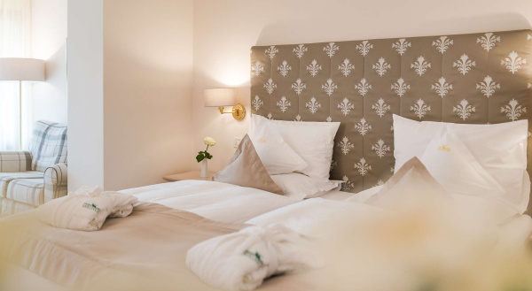 Rooms & Suites